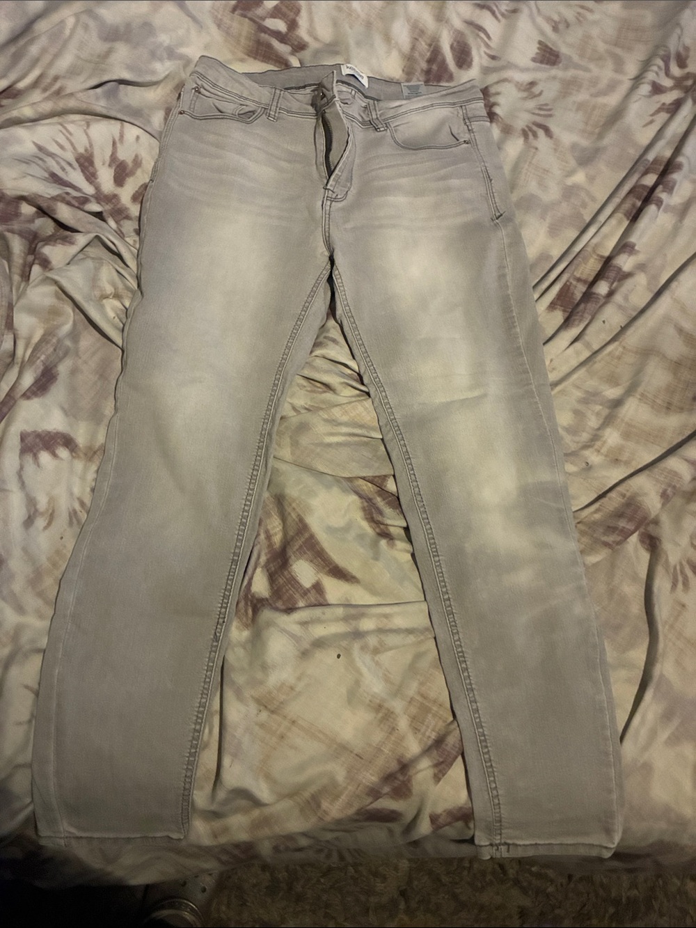Kensie Skinny Jeans in Light Gray Wash
